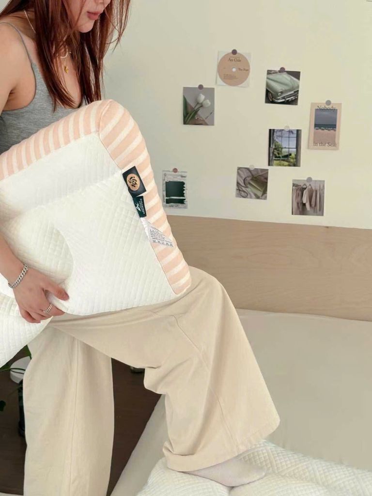 GỐI CÔNG THÁI HỌC MINISSO HỖ TRỢ NGƯỜI ĐAU MỎI VAI GÁY SIZE 48*74CM