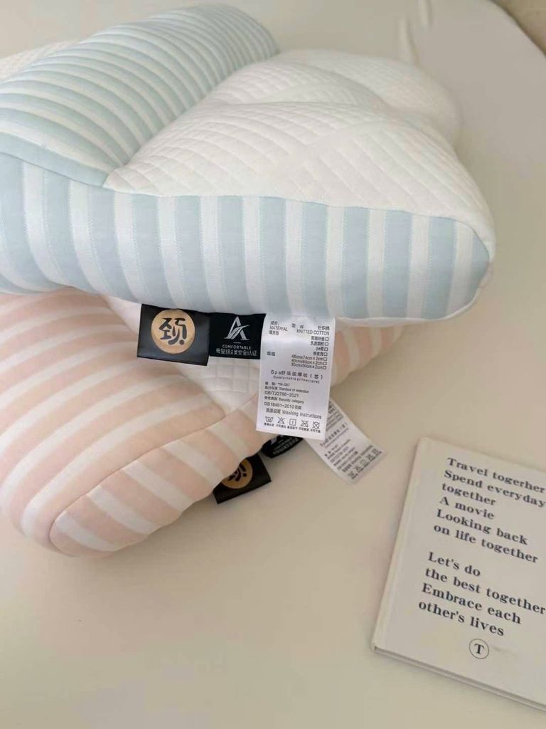 GỐI CÔNG THÁI HỌC MINISSO HỖ TRỢ NGƯỜI ĐAU MỎI VAI GÁY SIZE 48*74CM