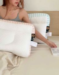 GỐI CÔNG THÁI HỌC MINISSO HỖ TRỢ NGƯỜI ĐAU MỎI VAI GÁY SIZE 48*74CM