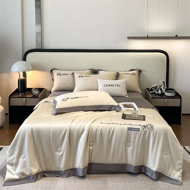 4Pcs Satin Babric | Charming With Love Standard Bedsets Summer Blanket | ID 4PCSSFARBRICCHARWLOVE09