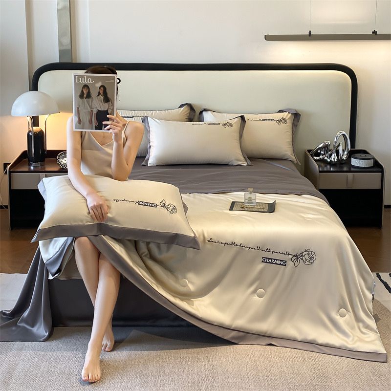 4Pcs Satin Babric | Charming With Love Standard Bedsets Summer Blanket | ID 4PCSSFARBRICCHARWLOVE09