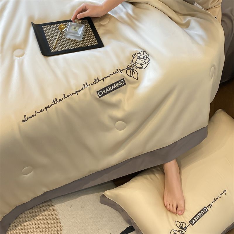 4Pcs Satin Babric | Charming With Love Standard Bedsets Summer Blanket | ID 4PCSSFARBRICCHARWLOVE09