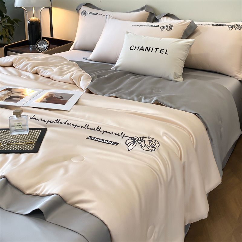 4Pcs Satin Babric | Charming With Love Standard Bedsets Summer Blanket | ID 4PCSSFARBRICCHARWLOVE08