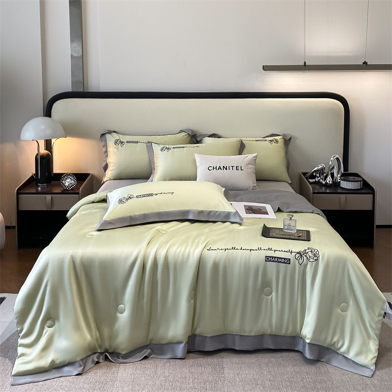 4Pcs Satin Babric | Charming With Love Standard Bedsets Summer Blanket | ID 4PCSSFARBRICCHARWLOVE05