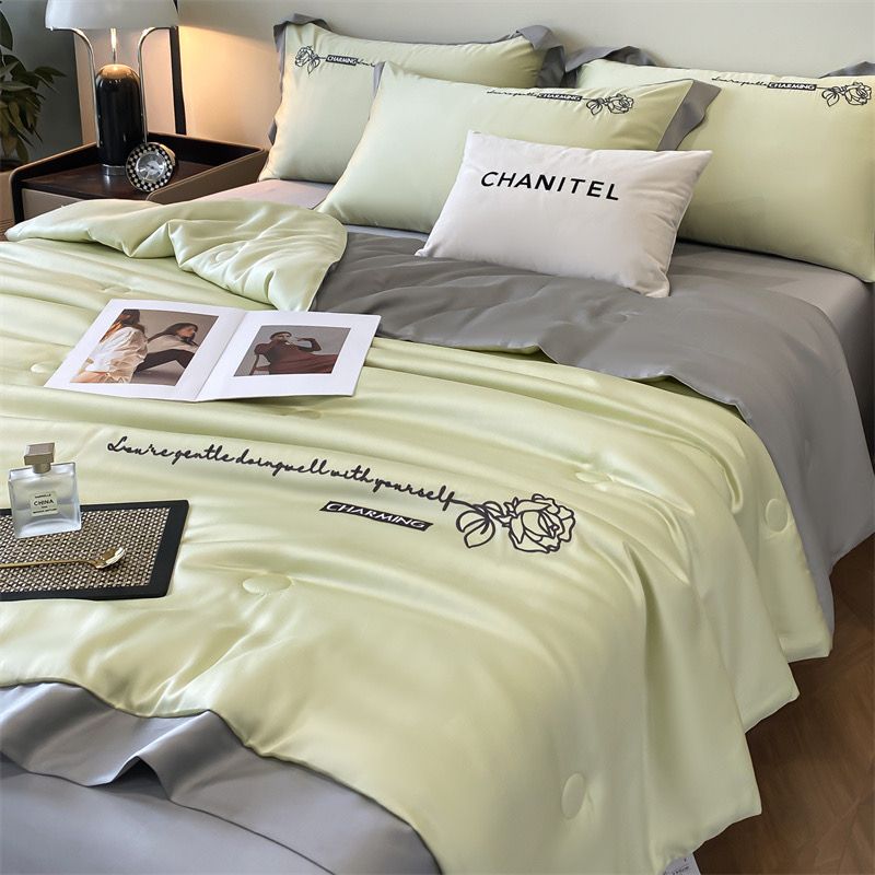 4Pcs Satin Babric | Charming With Love Standard Bedsets Summer Blanket | ID 4PCSSFARBRICCHARWLOVE05