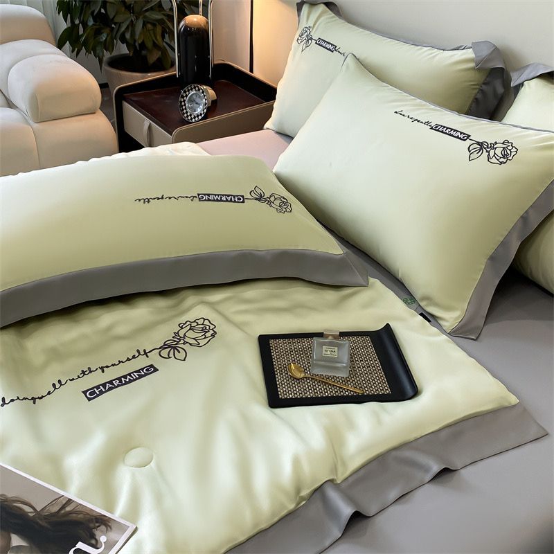 4Pcs Satin Babric | Charming With Love Standard Bedsets Summer Blanket | ID 4PCSSFARBRICCHARWLOVE05