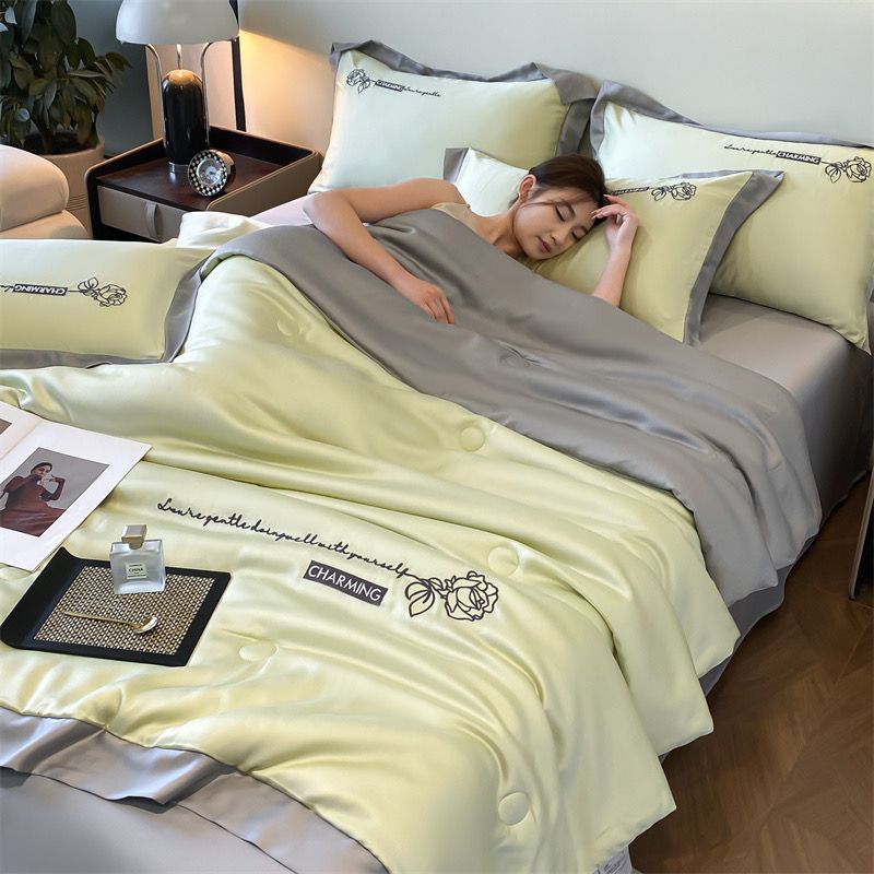 4Pcs Satin Babric | Charming With Love Standard Bedsets Summer Blanket | ID 4PCSSFARBRICCHARWLOVE05