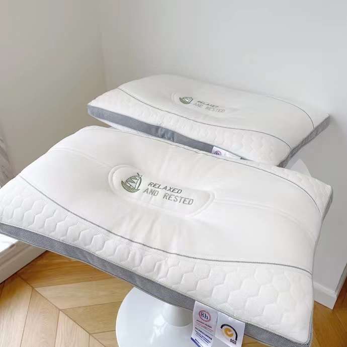 RUỘT GỐI MATXA CAOSU NON RELAX LÕI BÔNG MICROFIBER SIZE 48*74CM