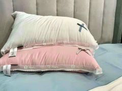 RUỘT GỐI LỤA PRINCESS VIỀN REN MIX BÈO 2 PHIÊN BẢN HỒNG VÀ TRẮNG