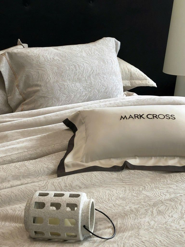 MARK CROSS SATIN VELVET | 4PCS LUXE INDONECHIA DEGIN FOR HOME | ID: MARKCROS4PCSSTNBARCODE02