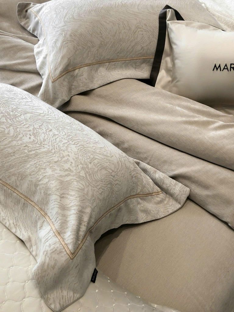 MARK CROSS SATIN VELVET | 4PCS LUXE INDONECHIA DEGIN FOR HOME | ID: MARKCROS4PCSSTNBARCODE02