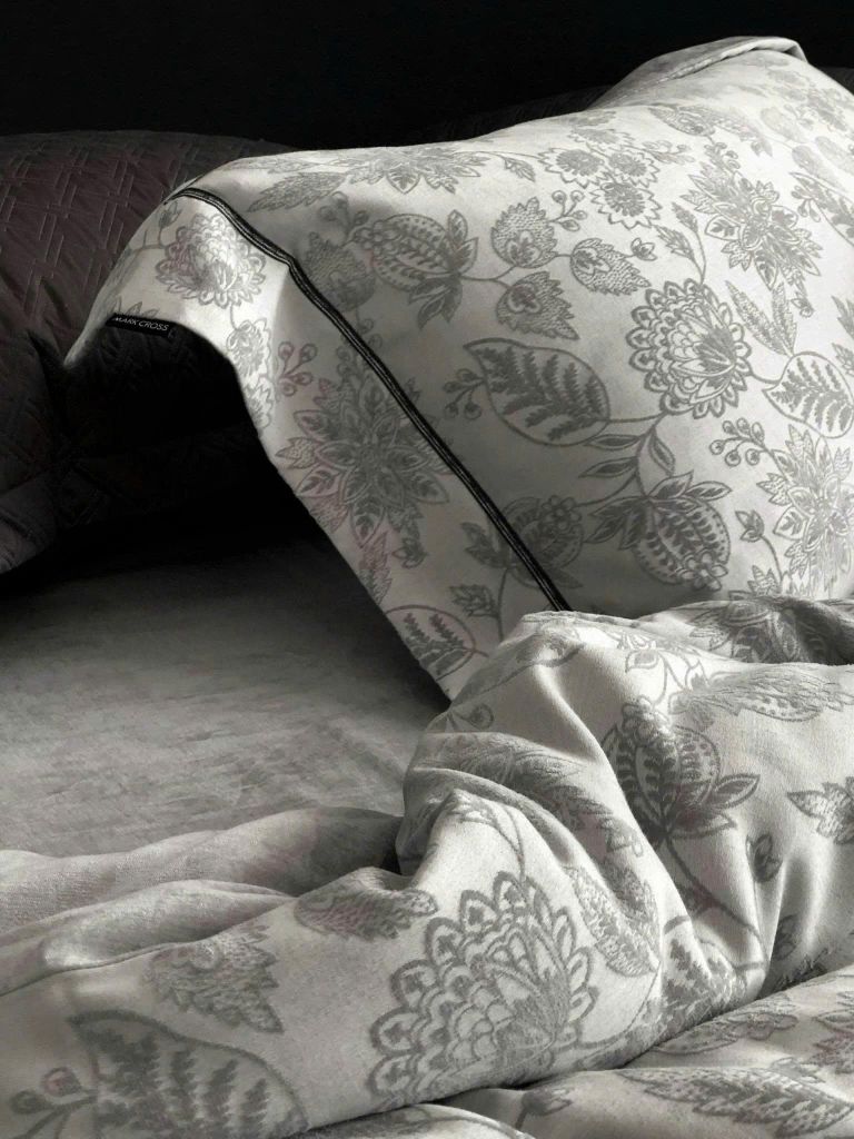 MARK CROSS SATIN VELVET | 4PCS LUXE INDONECHIA DEGIN FOR HOME | ID: MARKCROS4PCSSTNBARCODE03