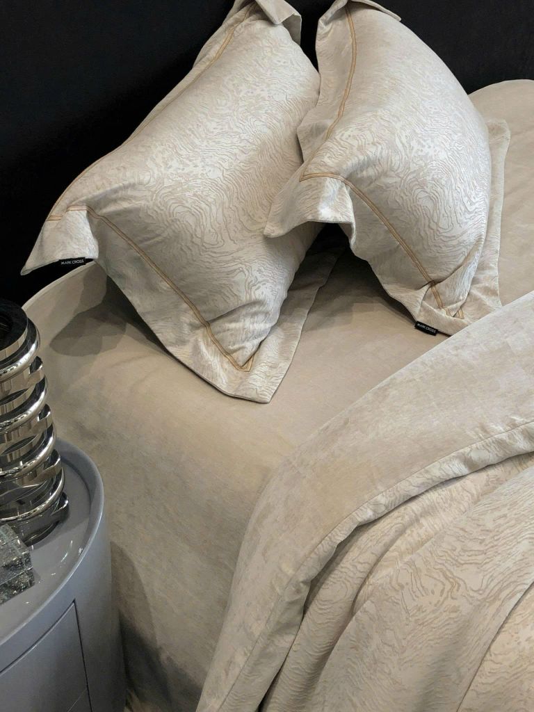 MARK CROSS SATIN VELVET | 4PCS LUXE INDONECHIA DEGIN FOR HOME | ID: MARKCROS4PCSSTNBARCODE02