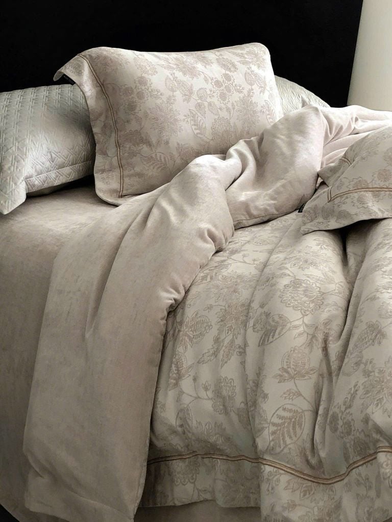 MARK CROSS SATIN VELVET | 4PCS LUXE INDONECHIA DEGIN FOR HOME | ID: MARKCROS4PCSSTNBARCODE04