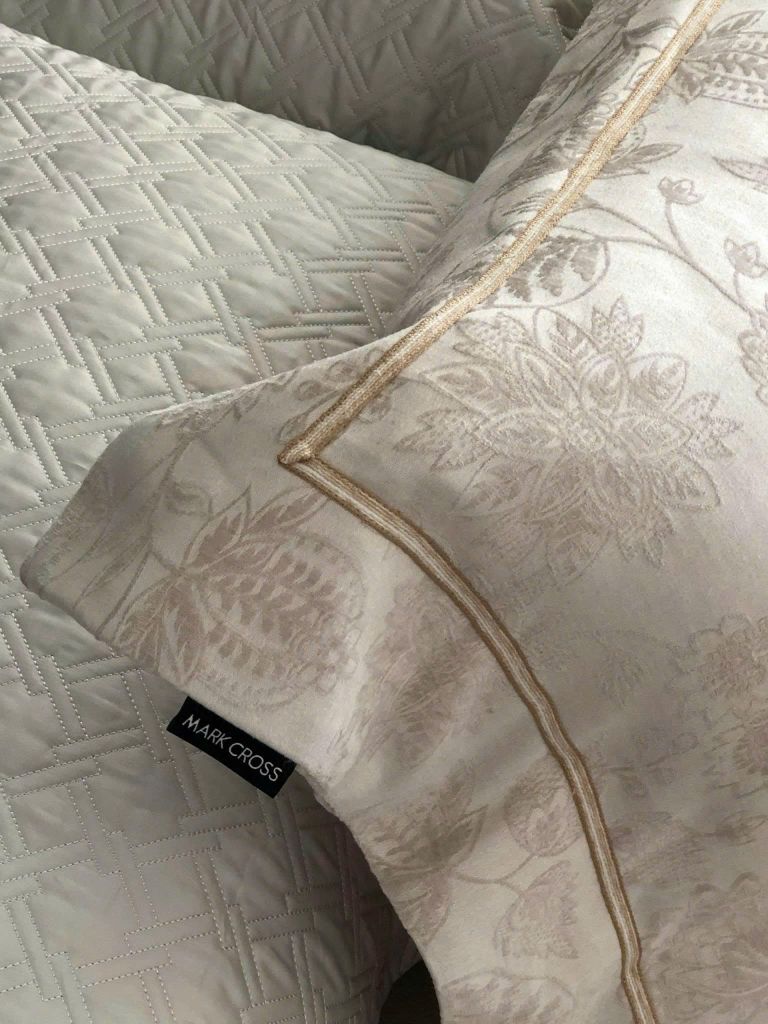 MARK CROSS SATIN VELVET | 4PCS LUXE INDONECHIA DEGIN FOR HOME | ID: MARKCROS4PCSSTNBARCODE04