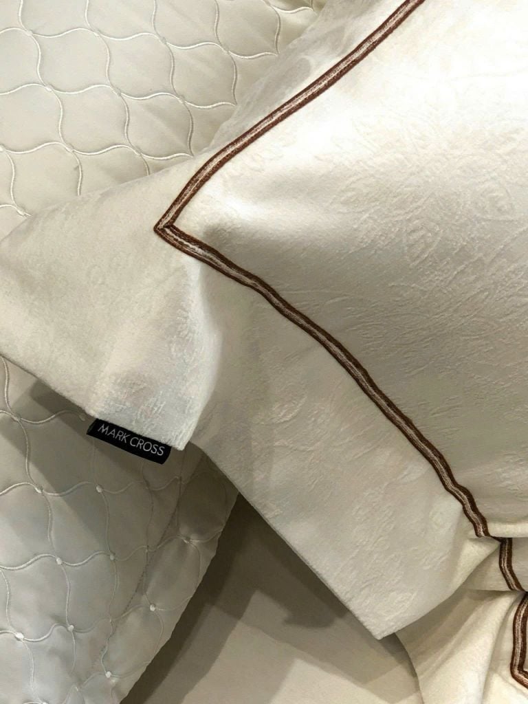 MARK CROSS SATIN VELVET | 4PCS LUXE INDONECHIA DEGIN FOR HOME | ID: MARKCROS4PCSSTNBARCODE05