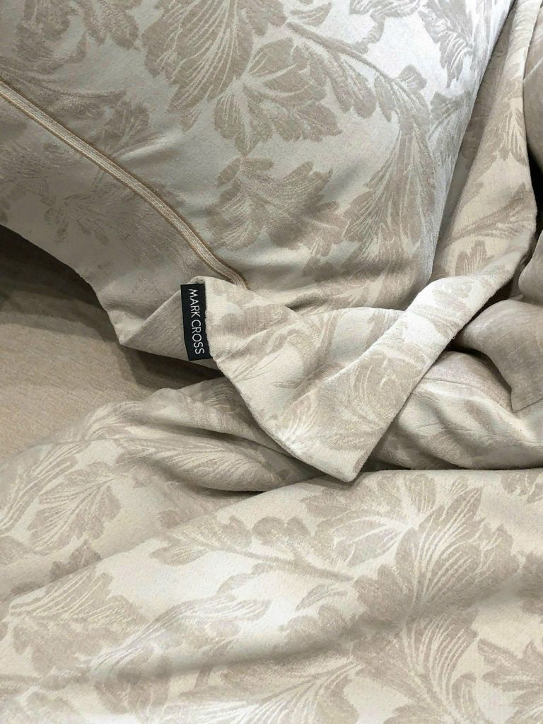 MARK CROSS SATIN VELVET | 4PCS LUXE INDONECHIA DEGIN FOR HOME | ID: MARKCROS4PCSSTNBARCODE09