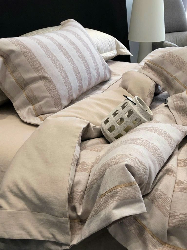 MARK CROSS SATIN VELVET | 4PCS LUXE INDONECHIA DEGIN FOR HOME | ID: MARKCROS4PCSSTNBARCODE08