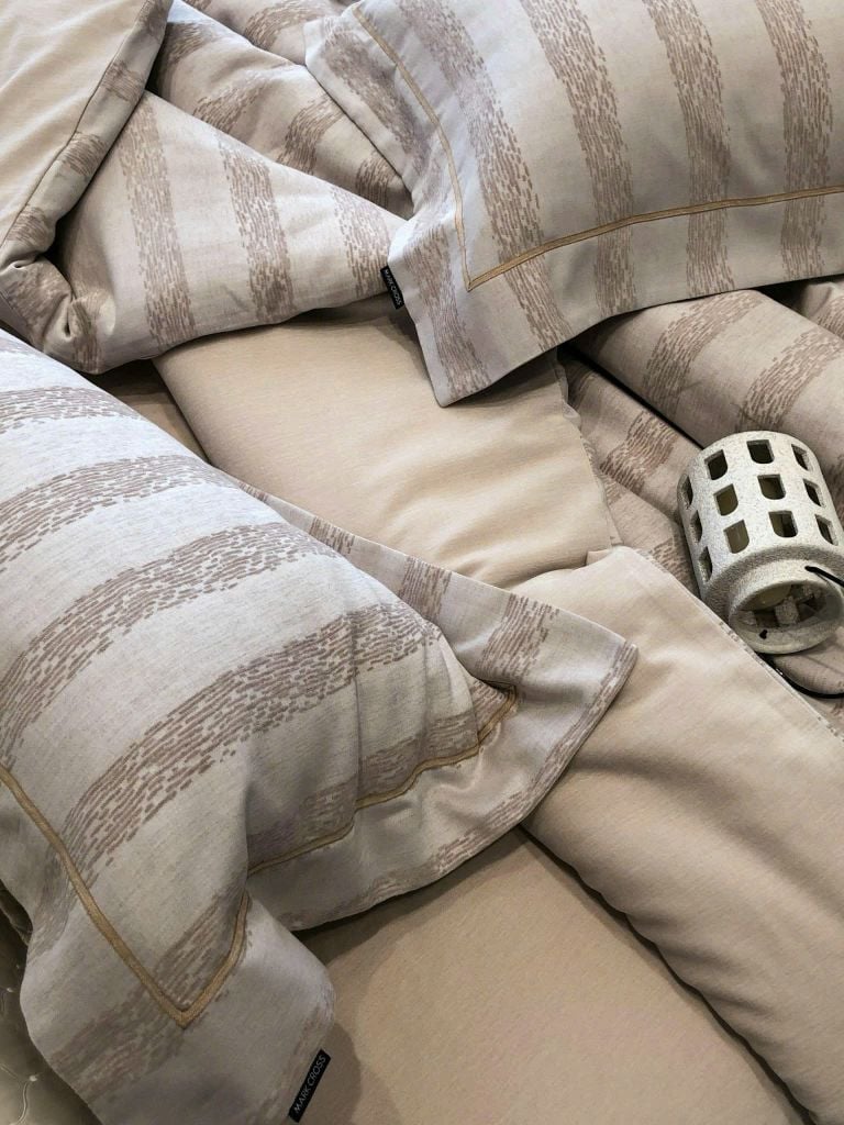 MARK CROSS SATIN VELVET | 4PCS LUXE INDONECHIA DEGIN FOR HOME | ID: MARKCROS4PCSSTNBARCODE08