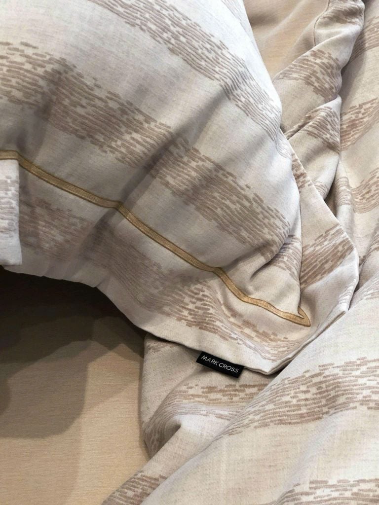 MARK CROSS SATIN VELVET | 4PCS LUXE INDONECHIA DEGIN FOR HOME | ID: MARKCROS4PCSSTNBARCODE08