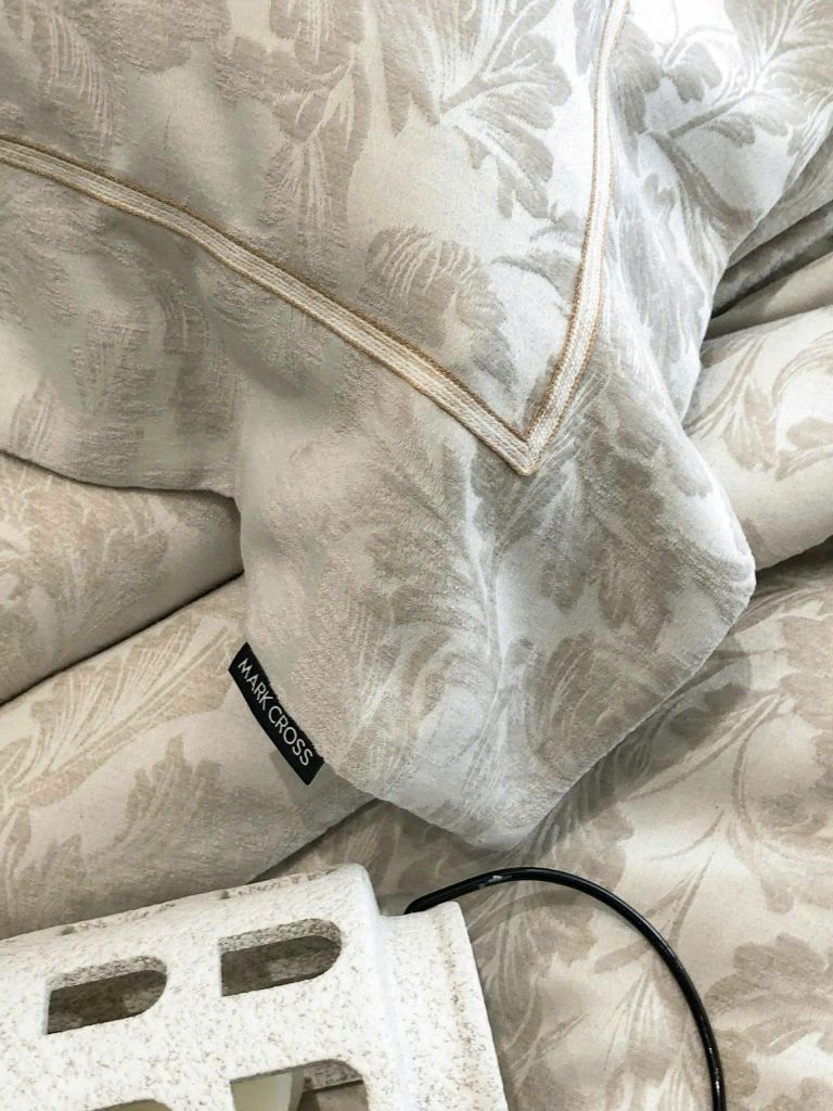 MARK CROSS SATIN VELVET | 4PCS LUXE INDONECHIA DEGIN FOR HOME | ID: MARKCROS4PCSSTNBARCODE09