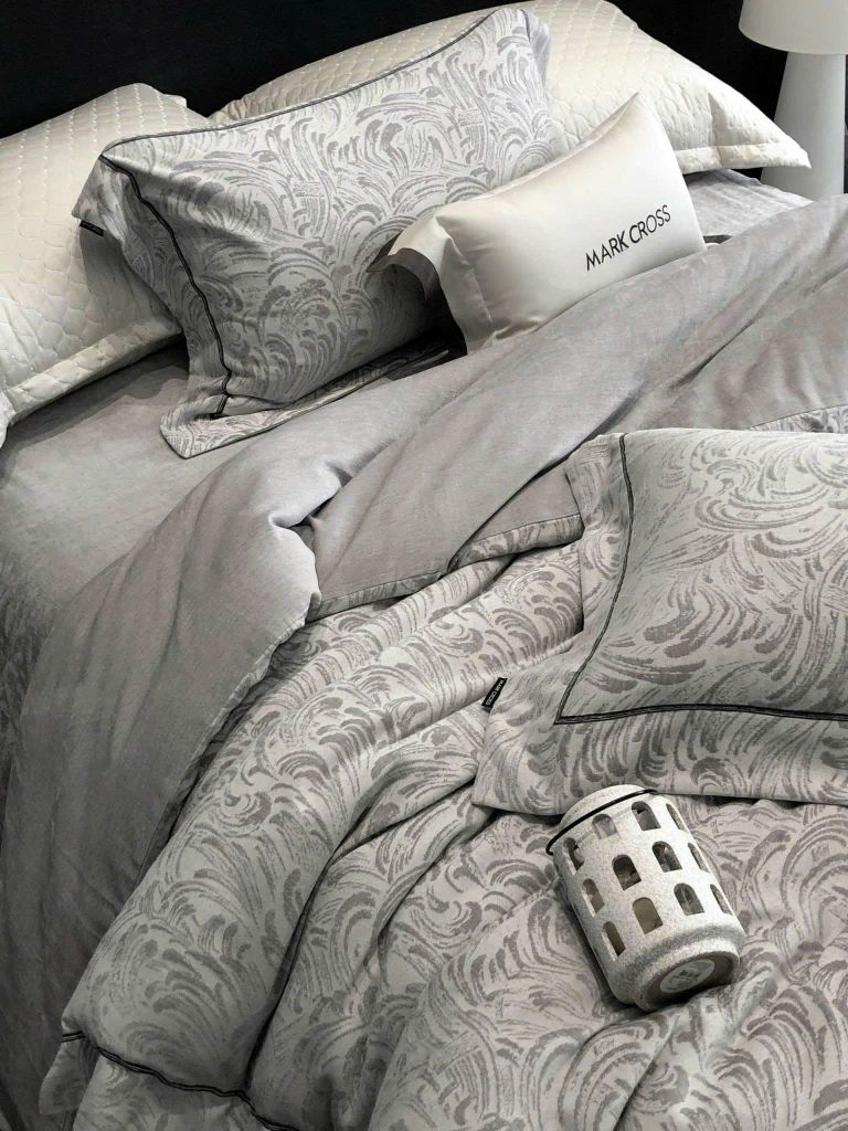 MARK CROSS SATIN VELVET | 4PCS LUXE INDONECHIA DEGIN FOR HOME | ID: MARKCROS4PCSSTNBARCODE10