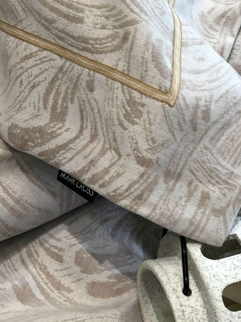 MARK CROSS SATIN VELVET | 4PCS LUXE INDONECHIA DEGIN FOR HOME | ID: MARKCROS4PCSSTNBARCODE11