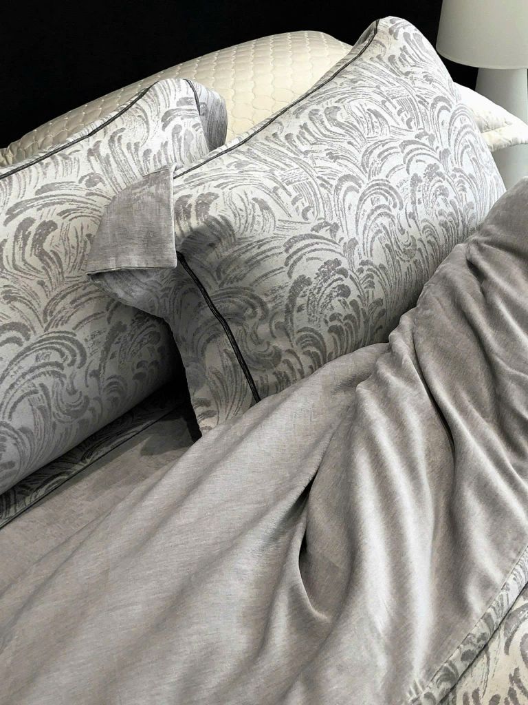 MARK CROSS SATIN VELVET | 4PCS LUXE INDONECHIA DEGIN FOR HOME | ID: MARKCROS4PCSSTNBARCODE10