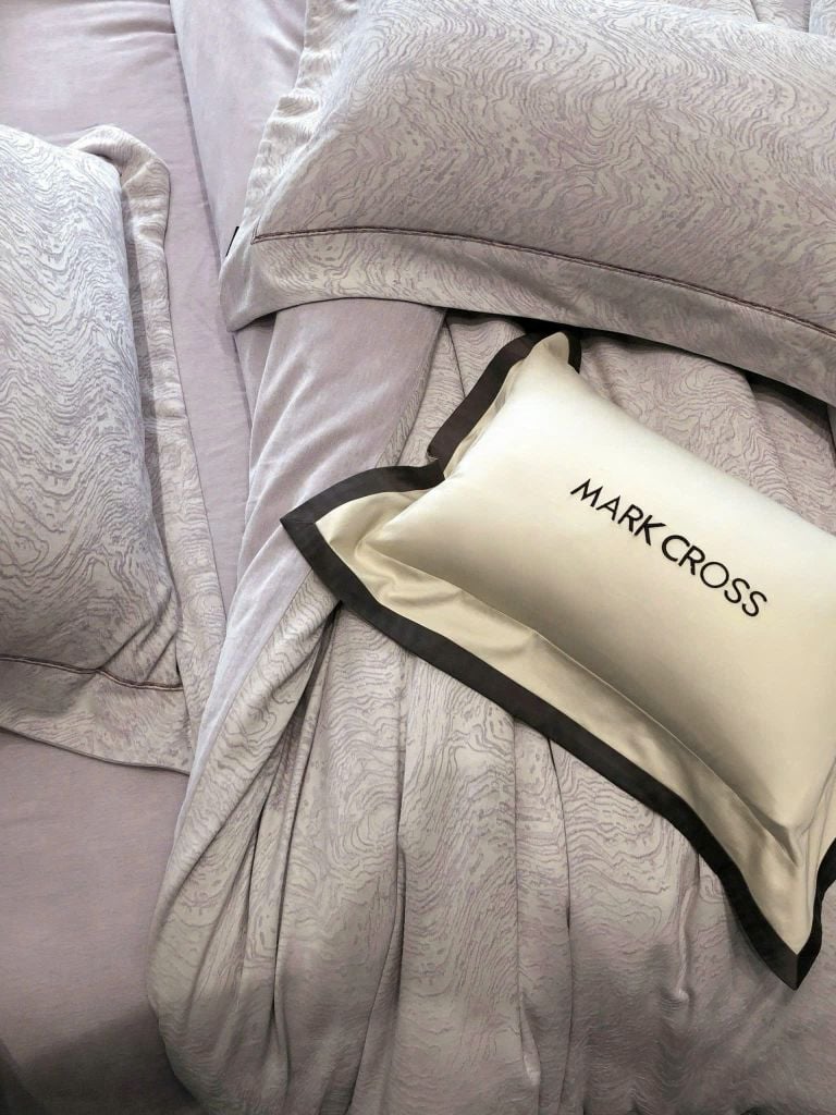 MARK CROSS SATIN VELVET | 4PCS LUXE INDONECHIA DEGIN FOR HOME | ID: MARKCROS4PCSSTNBARCODE14