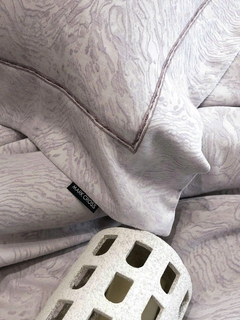 MARK CROSS SATIN VELVET | 4PCS LUXE INDONECHIA DEGIN FOR HOME | ID: MARKCROS4PCSSTNBARCODE14