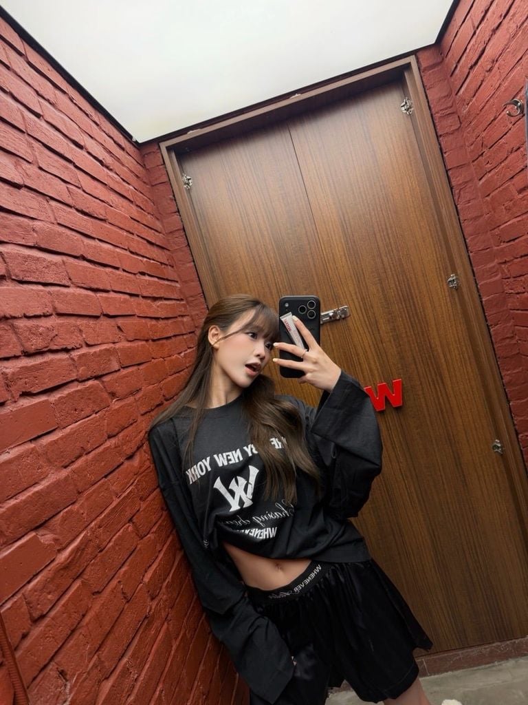 “WHENEVER“ CLOUDLINE LONGSLEEVE / BLACK FADED