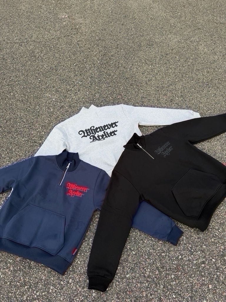 ÁO “WHENEVER” LOGO HALF-ZIP SWEATSHIRT / BLACK