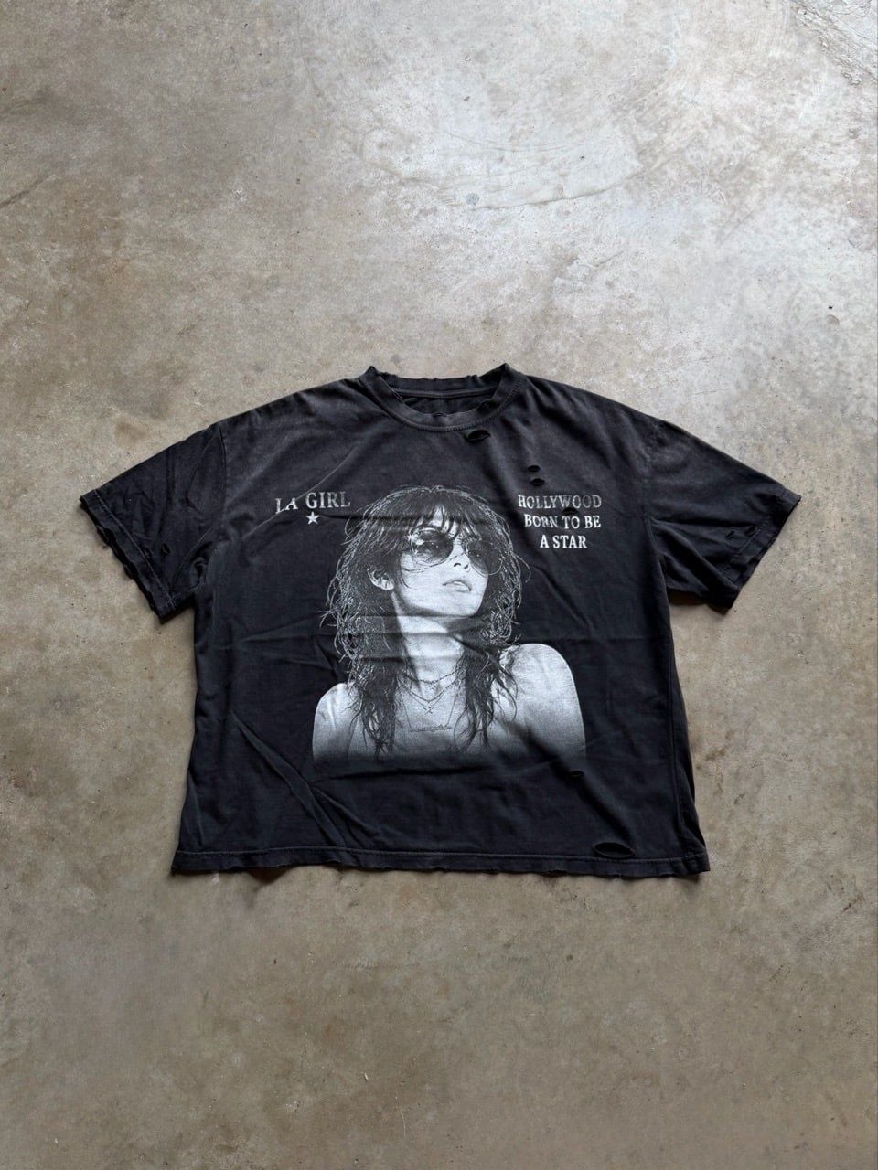 ÁO "WHENEVER" LA GIRL DISTRESSED T-SHIRT/ BLACK