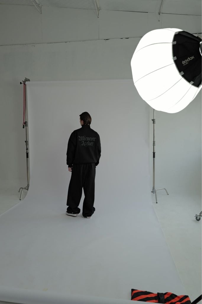 ÁO “WHENEVER” LOGO HALF-ZIP SWEATSHIRT / BLACK