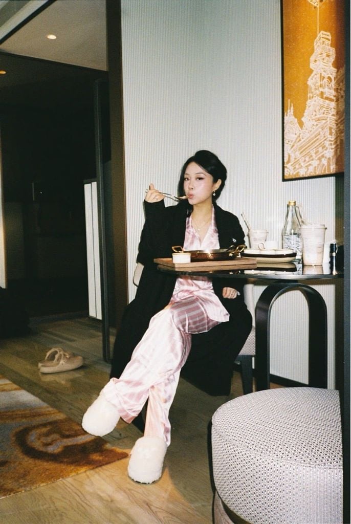 "WHENEVER" BỘ ÁO VÀ QUẦN DÀI SATIN LONG PAJAMA SHIRT + PANTS  / PINK