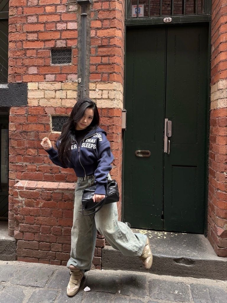 ÁO KHOÁC “WHENEVER” SS26 CROPPED ZIP-UP HOODIE / NAVY