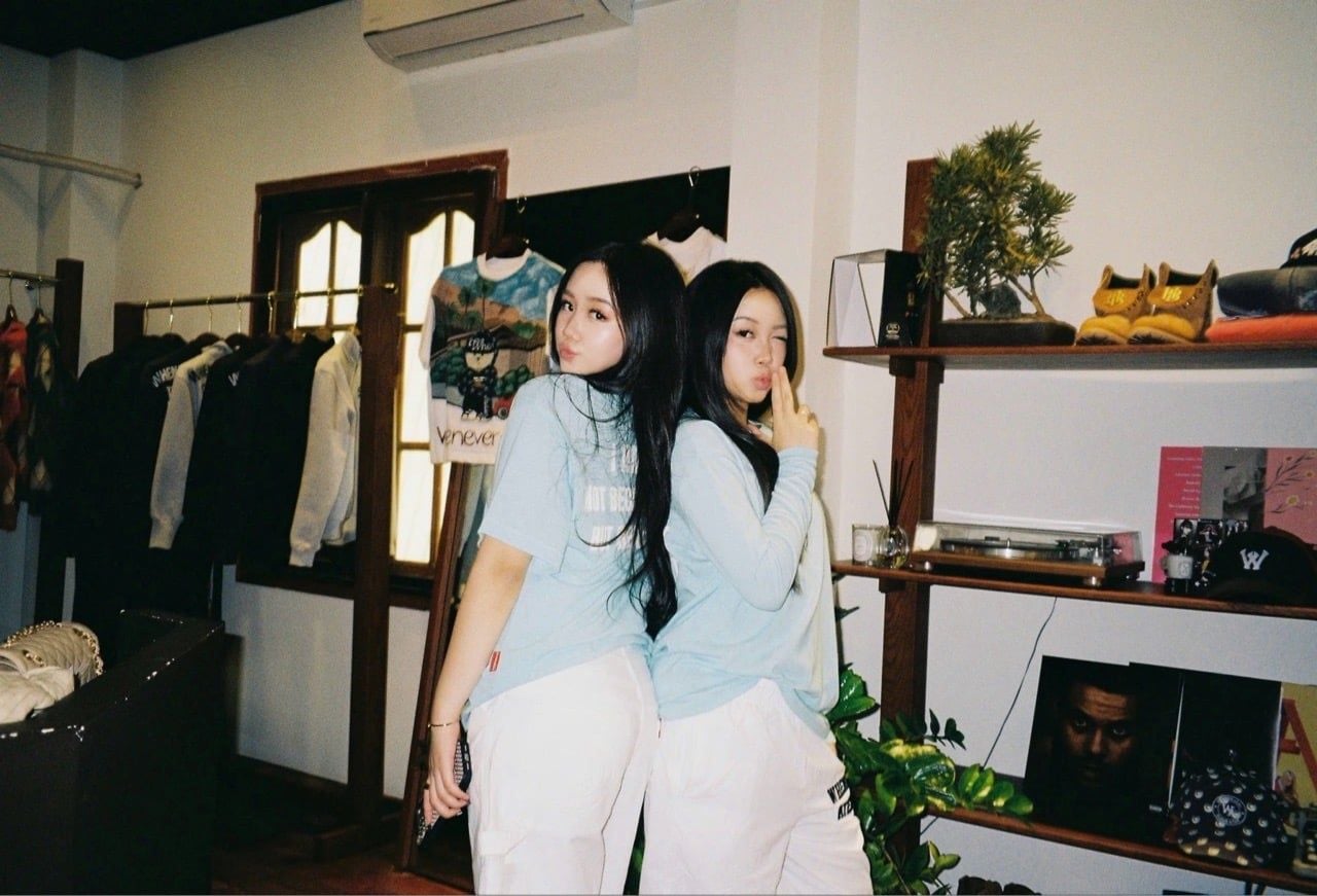 Áo tay dài "WHENEVER" STAR MANIFESTO LONGSLEEVES/ BABY BLUE