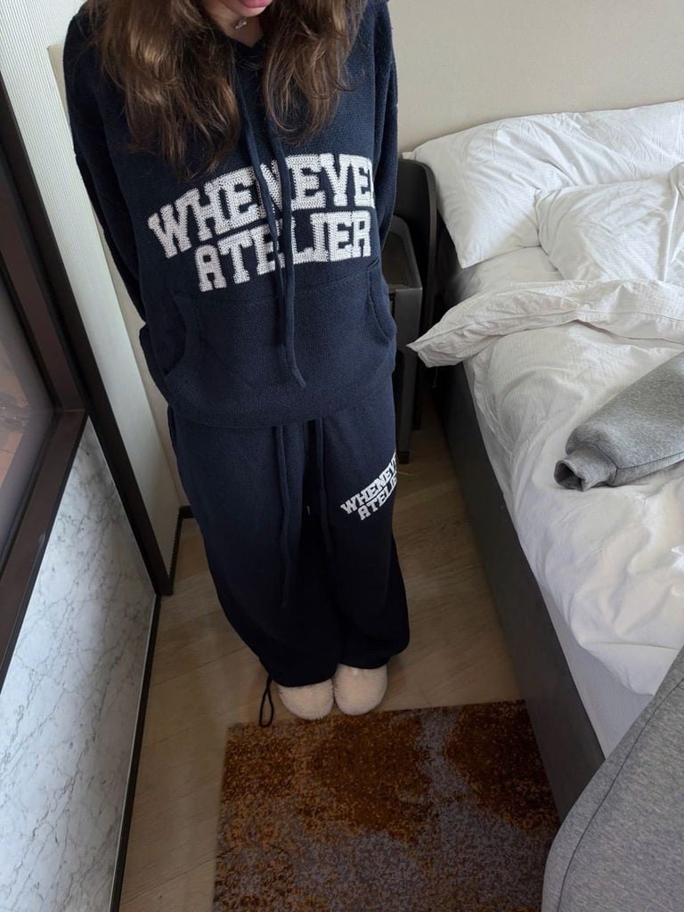 “WHENEVER” BASIC LOGO KNIT HOODIE / NAVY