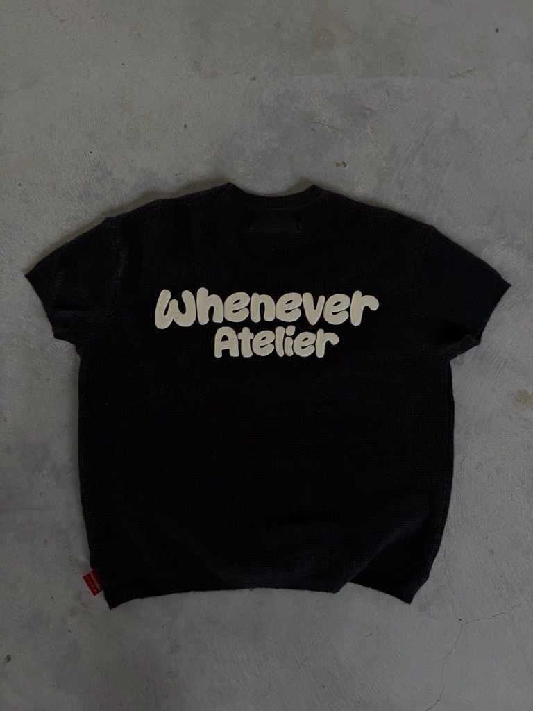 Áo dệt “WHENEVER” BASIC EMBOSSED LOGO WAFFLE T-SHIRT / BLACK
