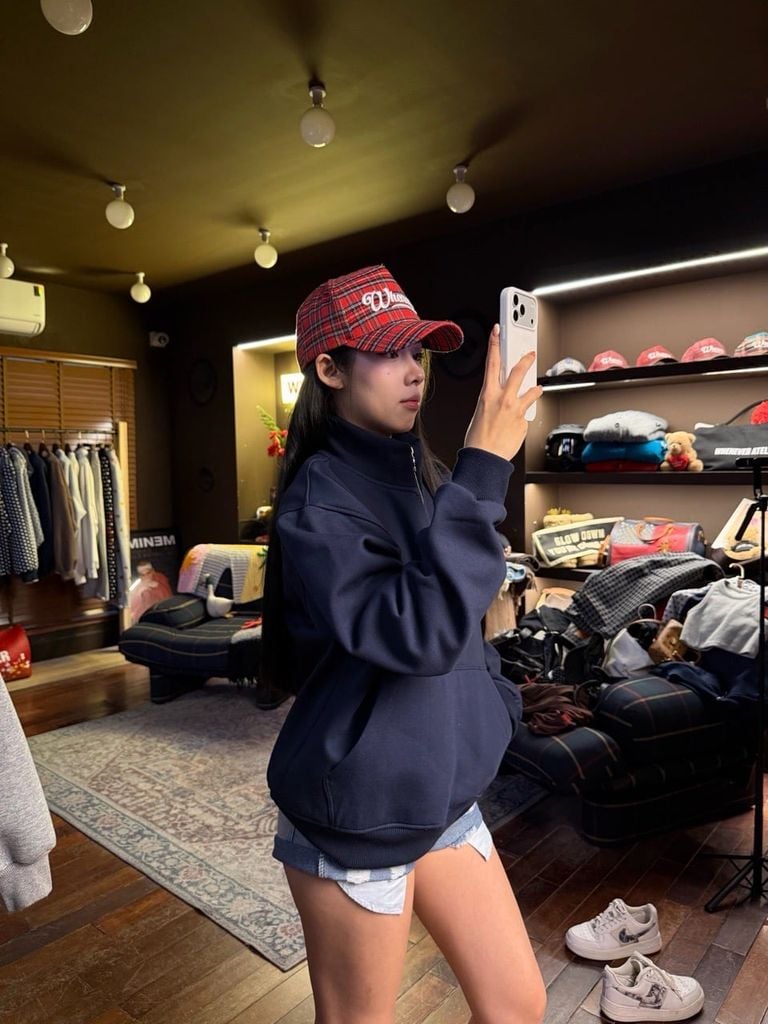 ÁO “WHENEVER” LOGO HALF-ZIP SWEATSHIRT / NAVY