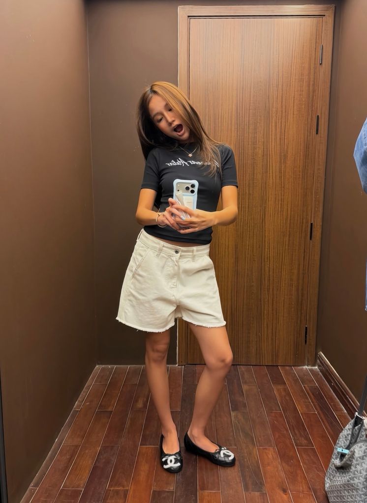 QUẦN "WHENEVER" SIGNATURE WASHED DENIM SHORTS / WHITE