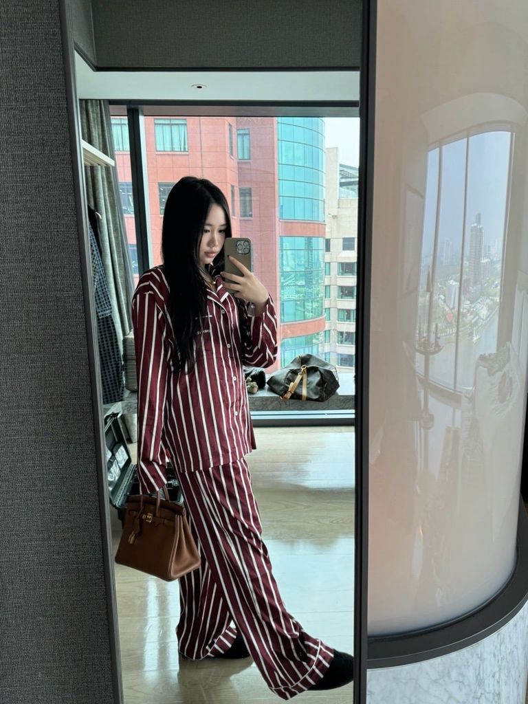 "WHENEVER" BỘ ÁO VÀ QUẦN DÀI SATIN LONG PAJAMA SHIRT + PANTS / RED