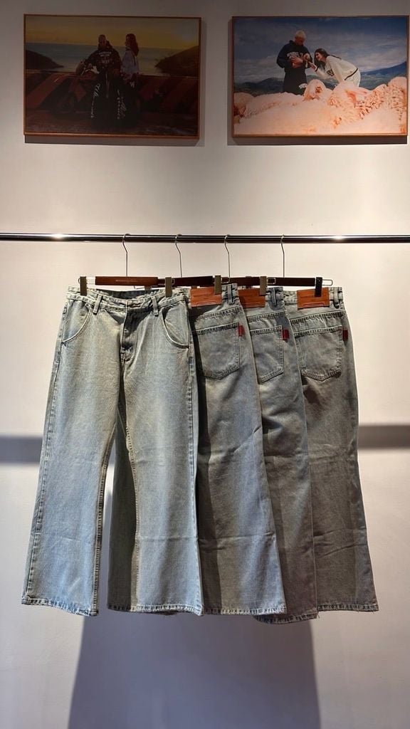“WHENEVER” FLARE JEANS / WASH BLUE