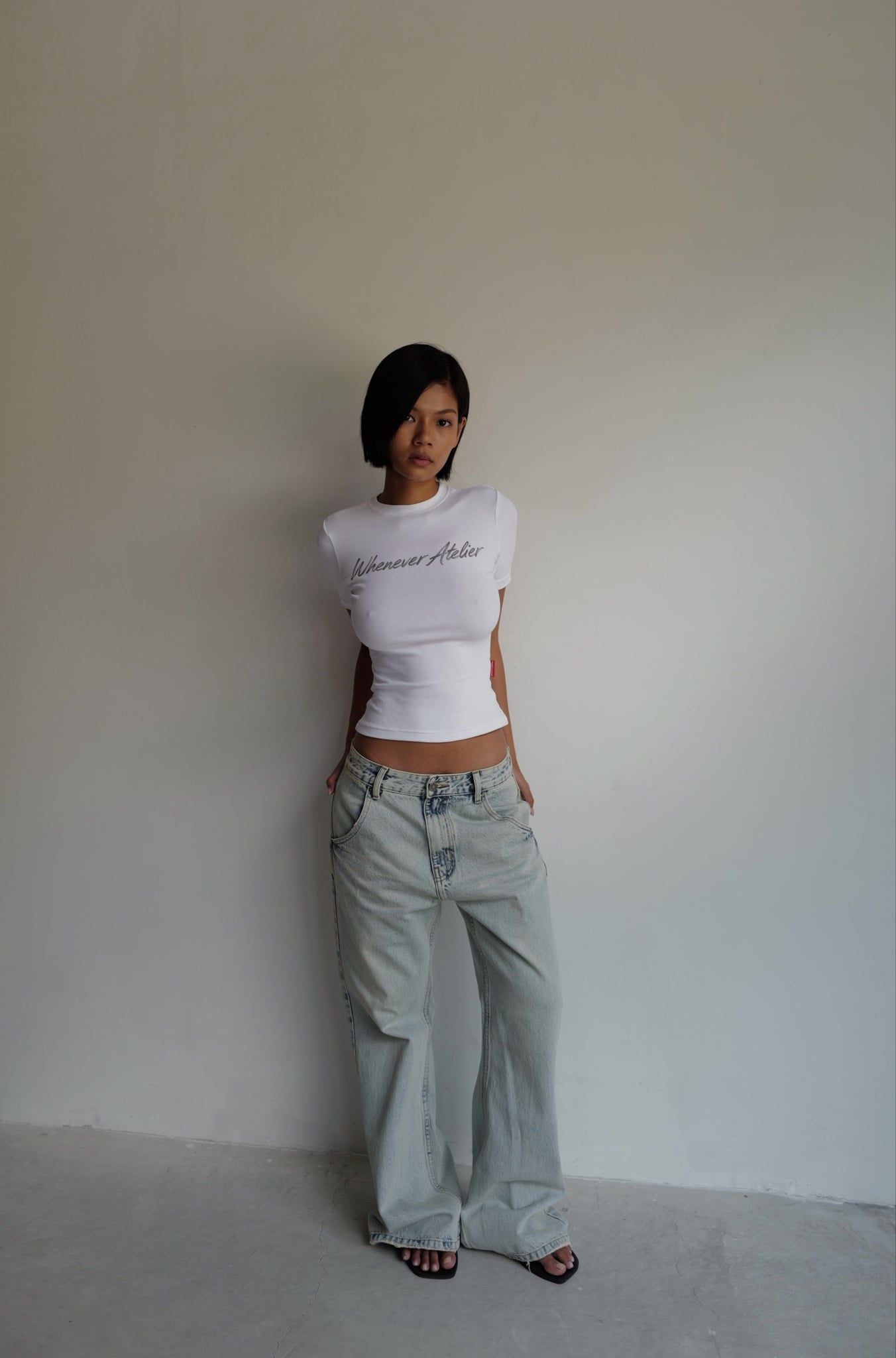 “WHENEVER” FLARE JEANS / WASH BLUE