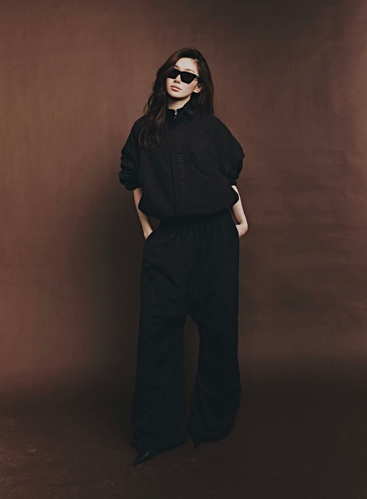 ÁO KHOÁC ''WHENEVER'' WINDBREAKER JACKET/ BLACK