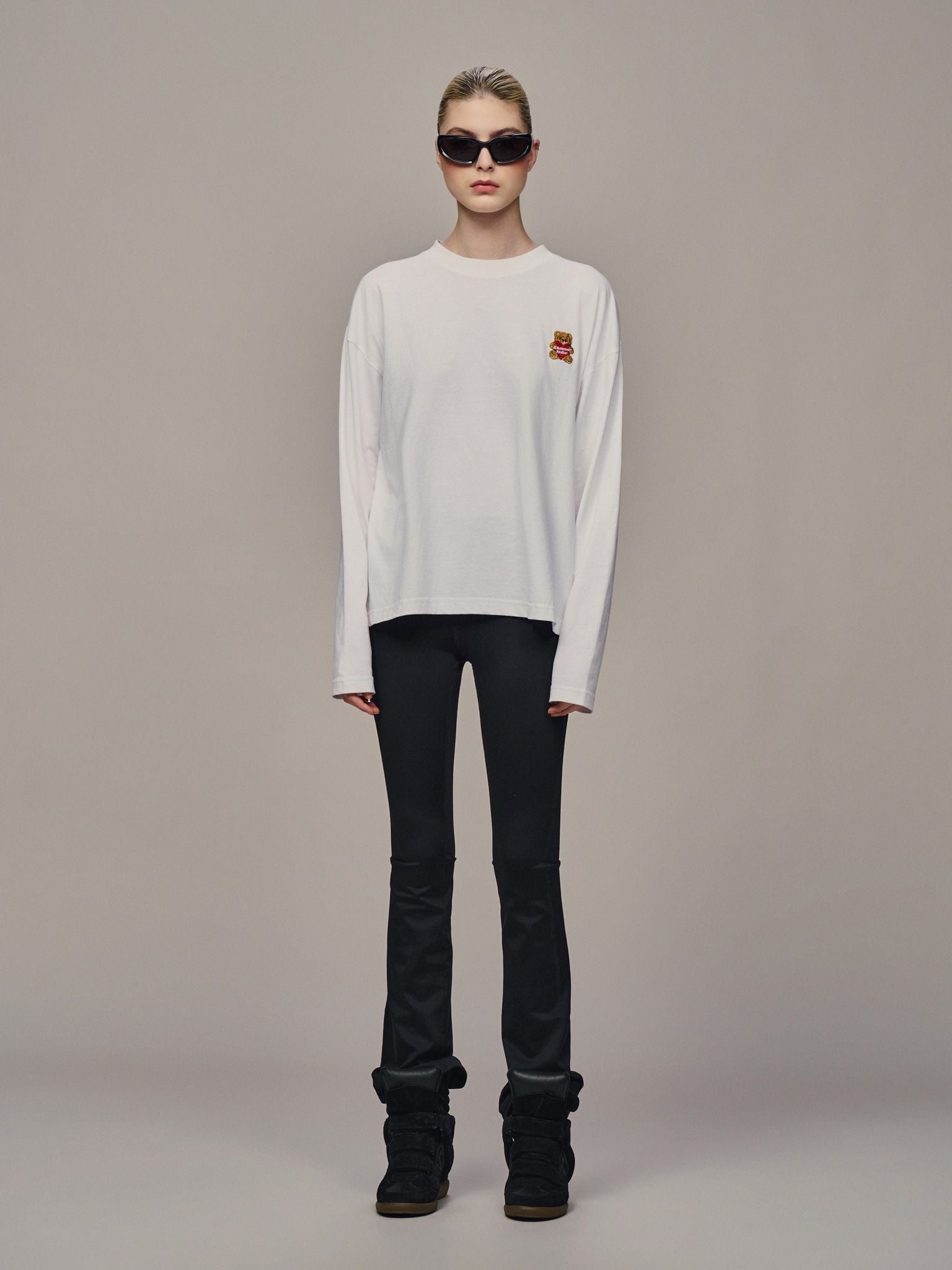 ÁO “WHENEVER” LITTLE BEAR LONGSLEEVES T-SHIRT / WHITE