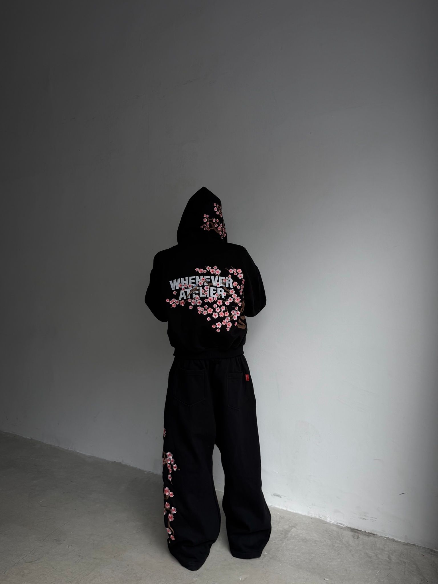 QUẦN DÀI “WHENEVER” SAKURA EMBROIDERED SWEATPANTS/ BLACK