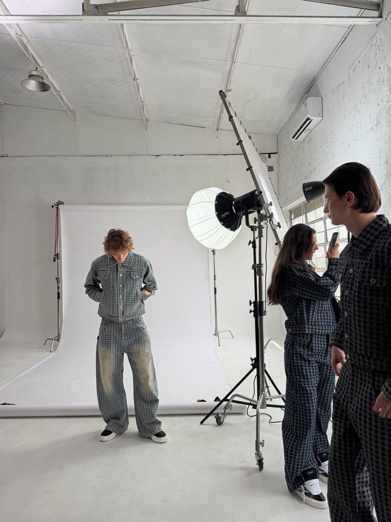 "WHENEVER" STAR WASH DENIM JACKET