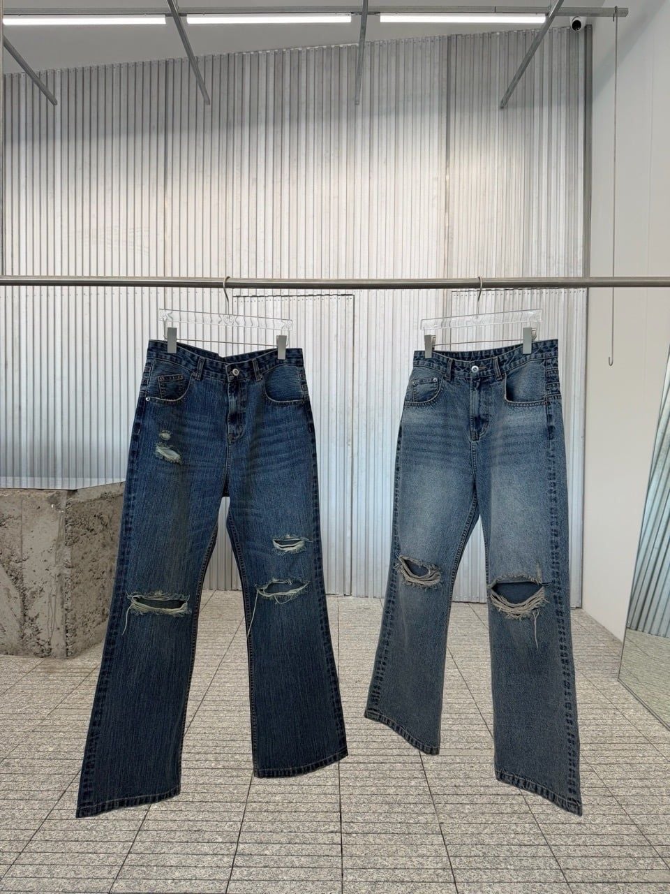 QUẦN DÀI “WHENEVER“ DISTRESSED BOOTCUT JEANS / VINTAGE BLUE