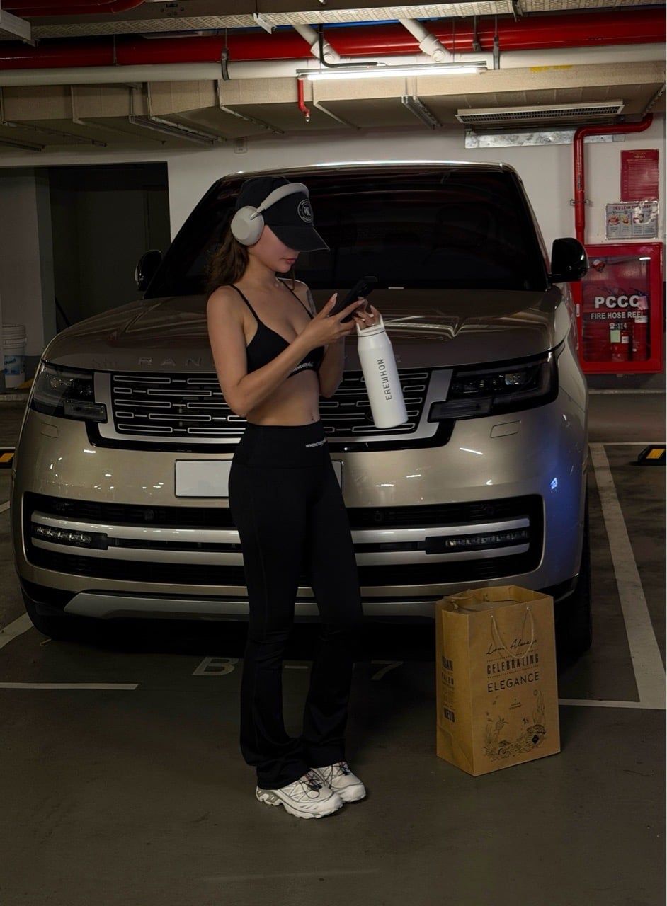 "WHENEVER" FLATTERING HIGH - FLARE LEGGINGS / BLACK